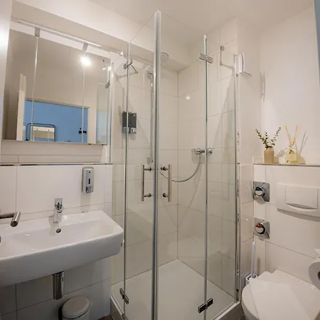 Apartamento Come4stay - Holzheim I Modern I Wlan I Kueche I Parkplatz I Smarttv Mit Netflix