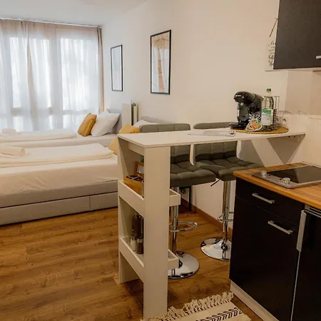 Apartamento Come4stay - Holzheim I Modern I Wlan I Kueche I Parkplatz I Smarttv Mit Netflix
