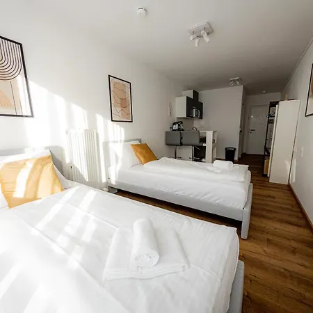Apartamento Come4stay - Holzheim I Modern I Wlan I Kueche I Parkplatz I Smarttv Mit Netflix