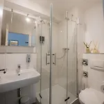 Apartamento Come4stay - Holzheim I Modern I Wlan I Küche I Parkplatz I Smarttv Mit Netflix