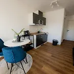 Come4stay - Holzheim I Modern I Wlan I Küche I Parkplatz I Smarttv Mit Netflix Apartamento *