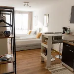 Come4stay - Holzheim I Modern I Wlan I Küche I Parkplatz I Smarttv Mit Netflix Apartamento *