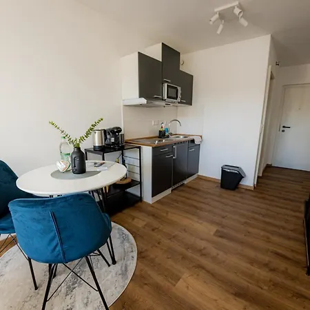Come4stay - Holzheim I Modern I Wlan I Kueche I Parkplatz I Smarttv Mit Netflix Apartman *