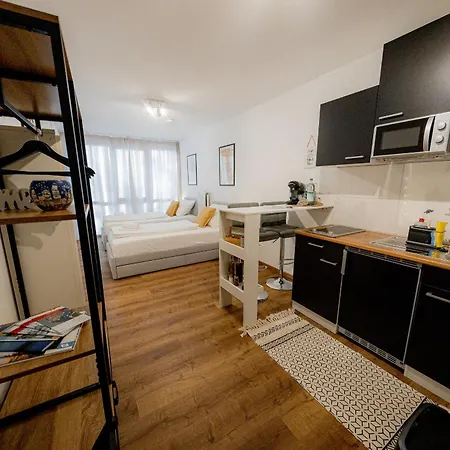 Come4stay - Holzheim I Modern I Wlan I Kueche I Parkplatz I Smarttv Mit Netflix * باساو