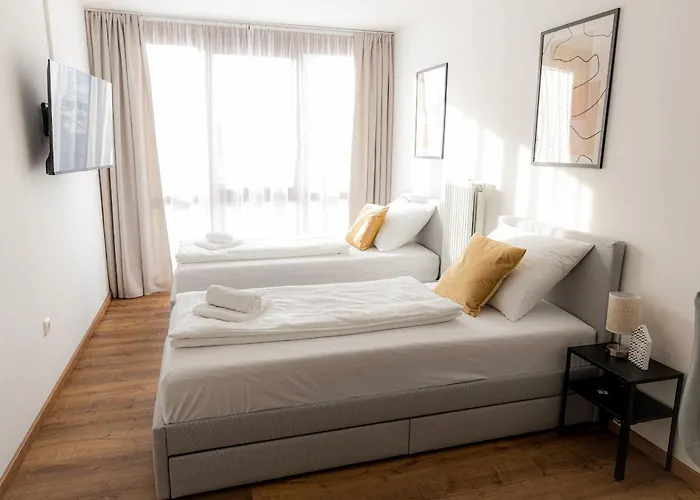 Come4stay - Holzheim I Modern I Wlan I Kueche I Parkplatz I Smarttv Mit Netflix *